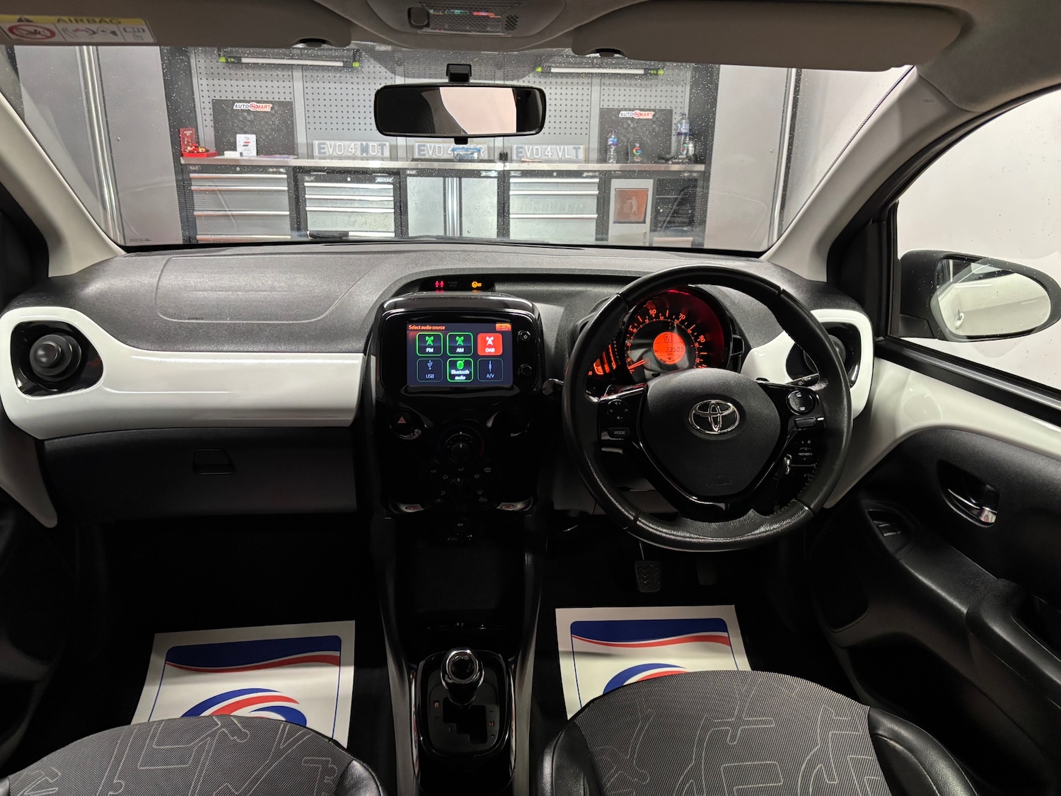 Used Toyota AYGO 2015 for sale - 76000482: Photo 43