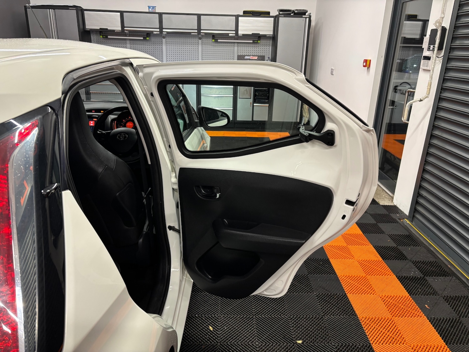 Used Toyota AYGO 2015 for sale - 76000482: Photo 55