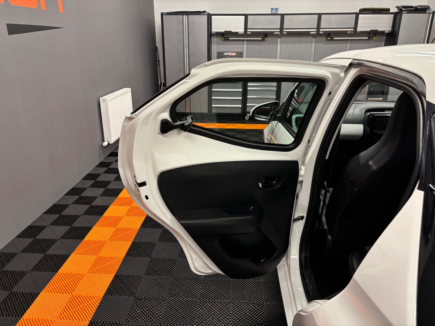 Used Toyota AYGO 2015 for sale - 76000482: Photo 57