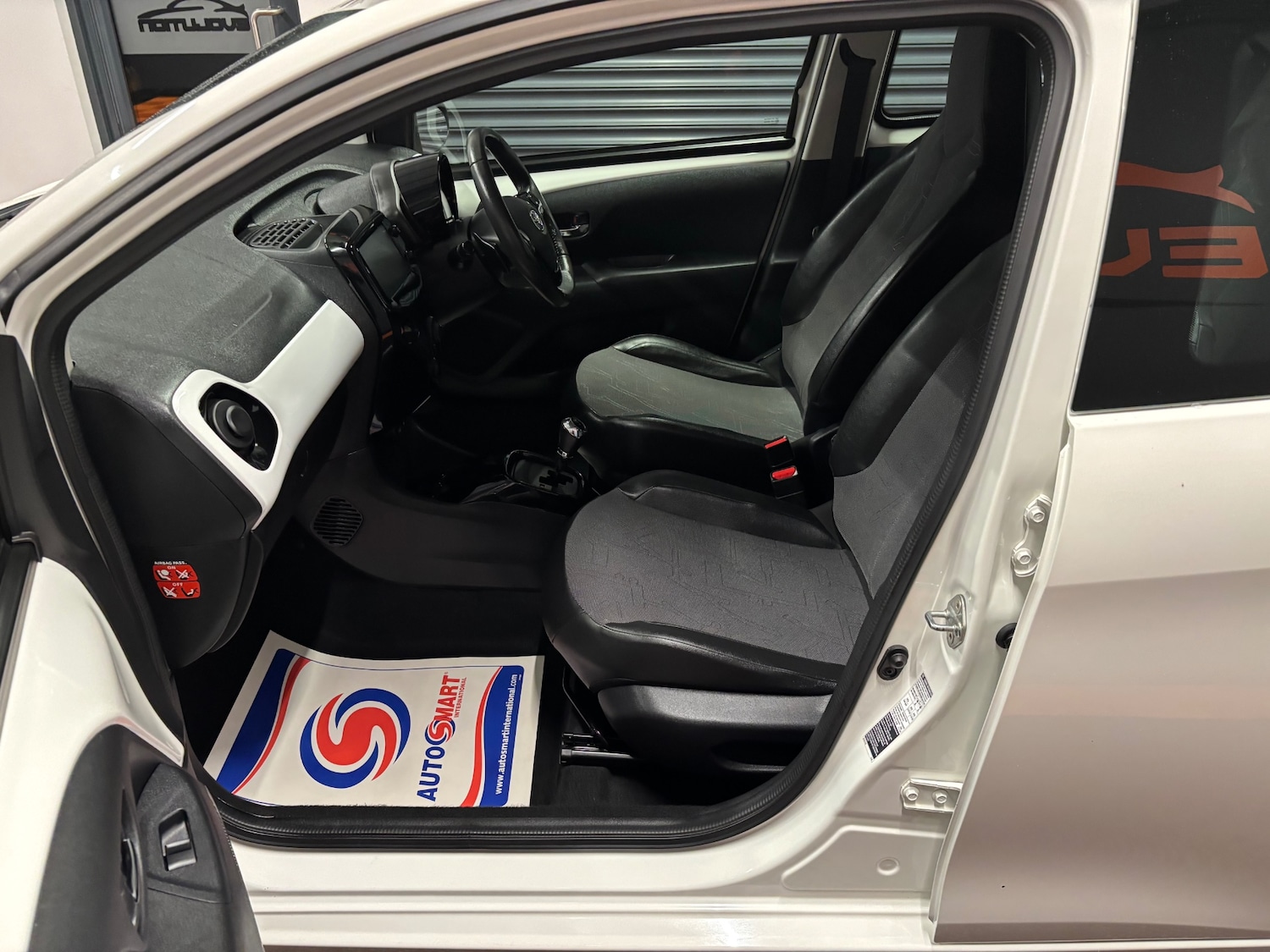 Used Toyota AYGO 2015 for sale - 76000482: Photo 58