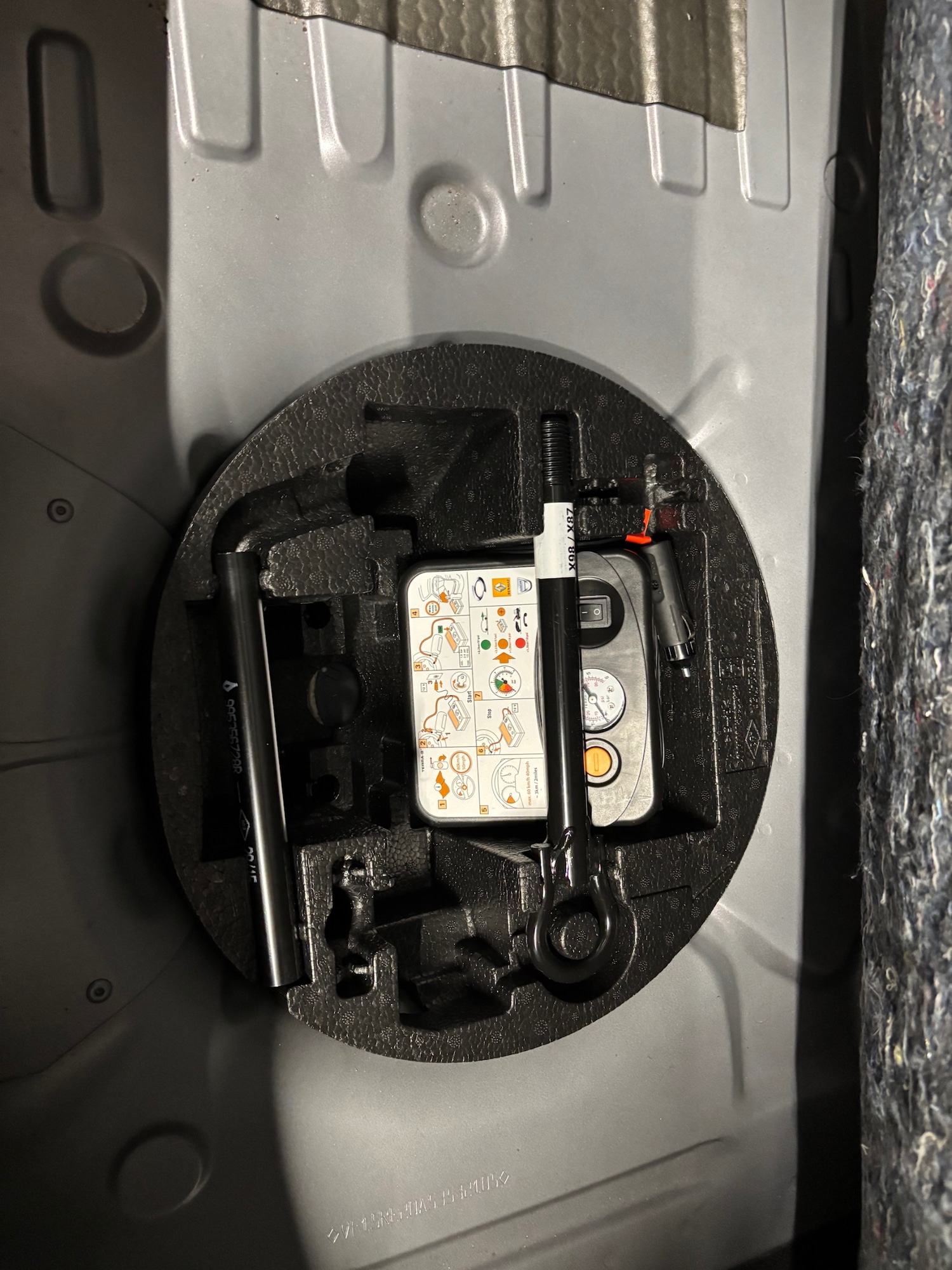 Used Renault Clio 2015 for sale - 77326517: Photo 46