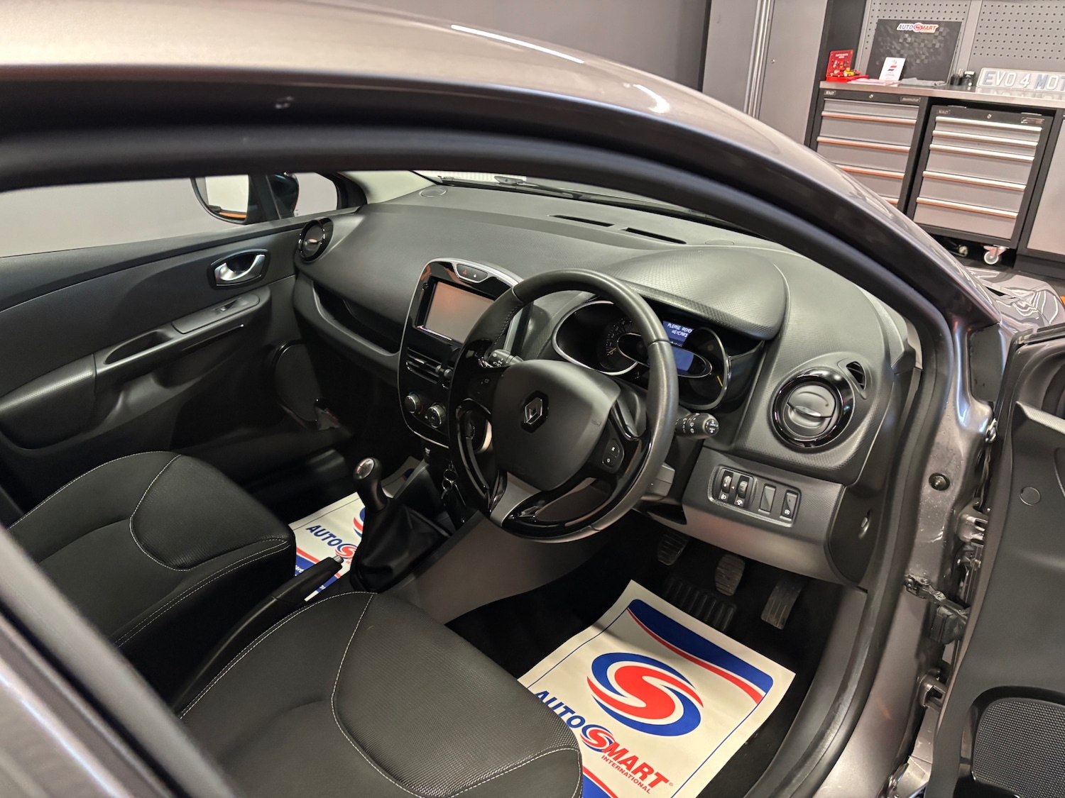 Used Renault Clio 2015 for sale - 77326517: Photo 48