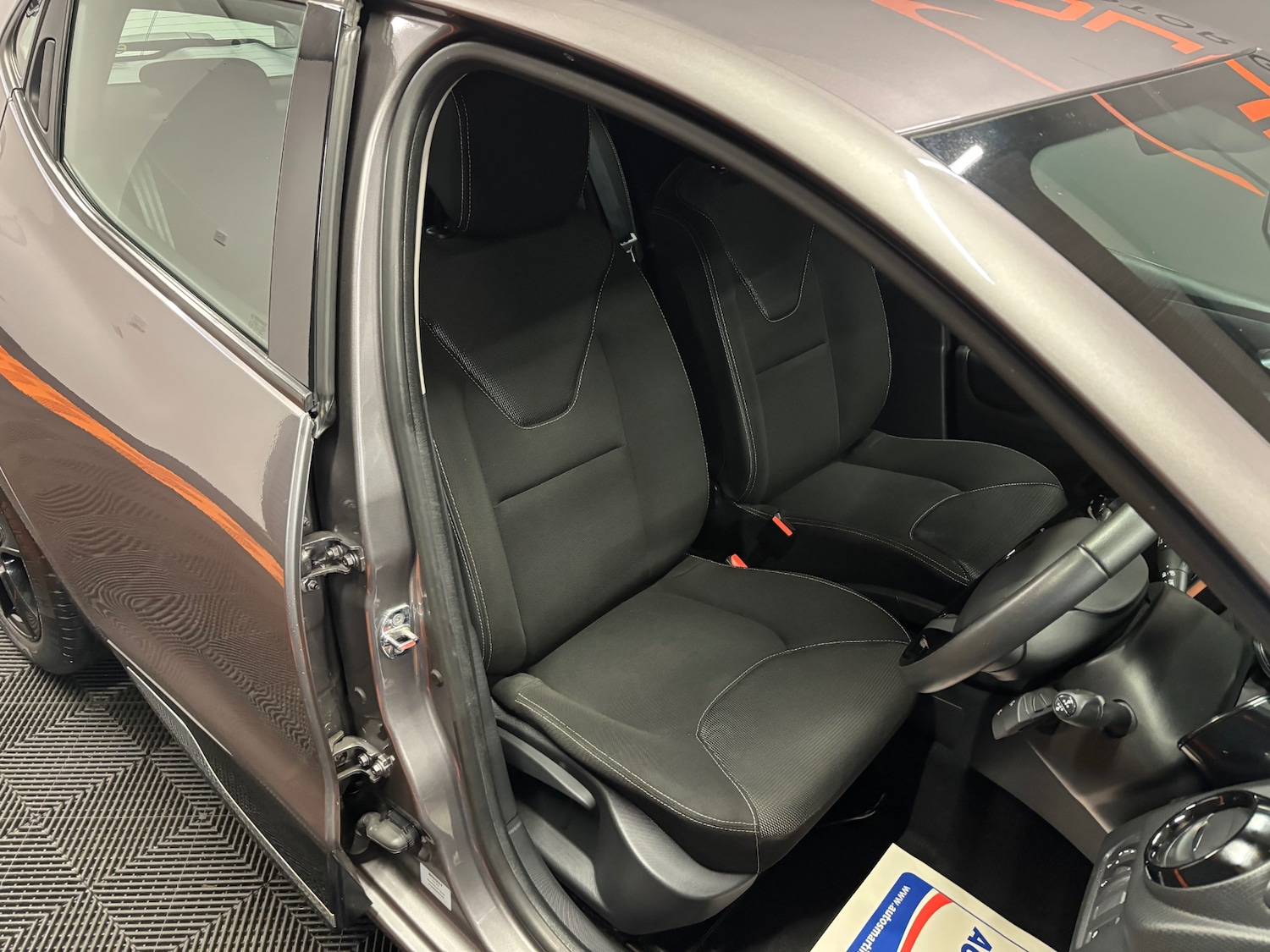 Used Renault Clio 2015 for sale - 77326517: Photo 50