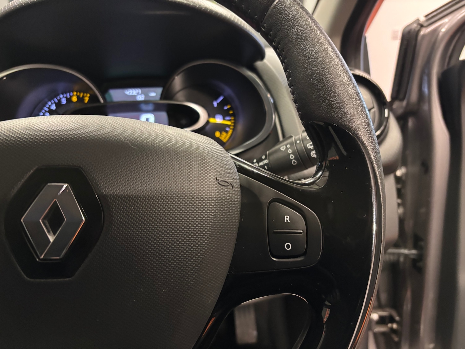 Used Renault Clio 2015 for sale - 77326517: Photo 53