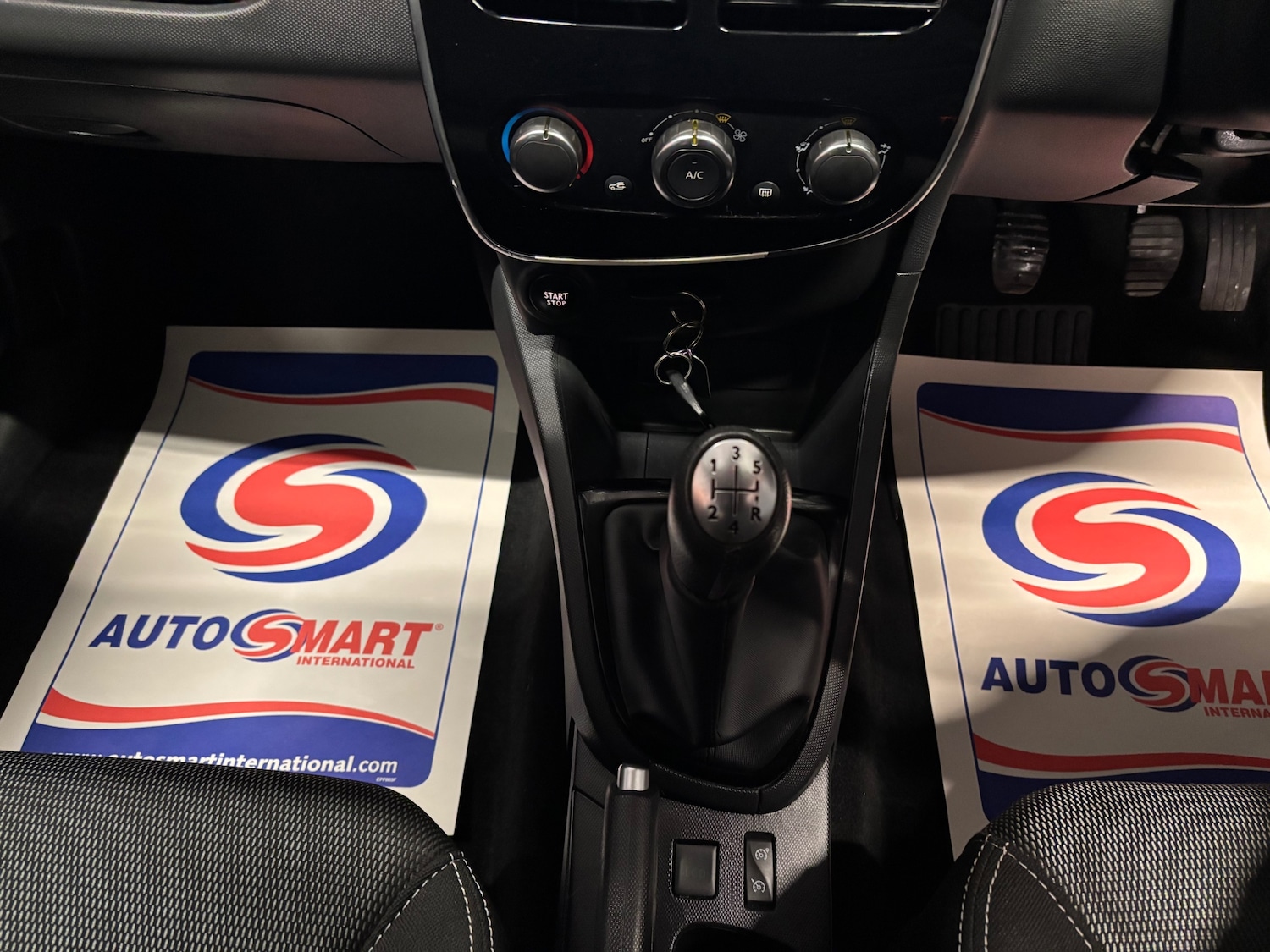 Used Renault Clio 2015 for sale - 77326517: Photo 55