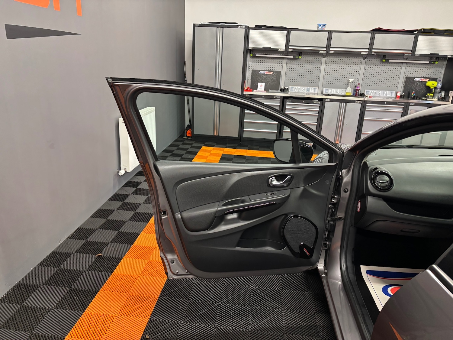 Used Renault Clio 2015 for sale - 77326517: Photo 64