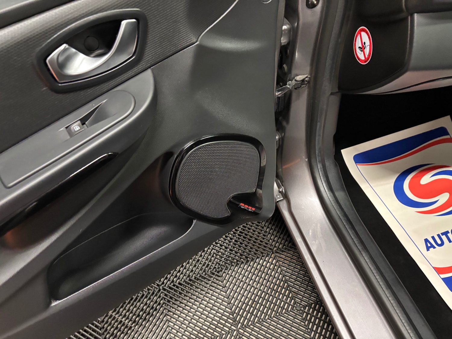 Used Renault Clio 2015 for sale - 77326517: Photo 65