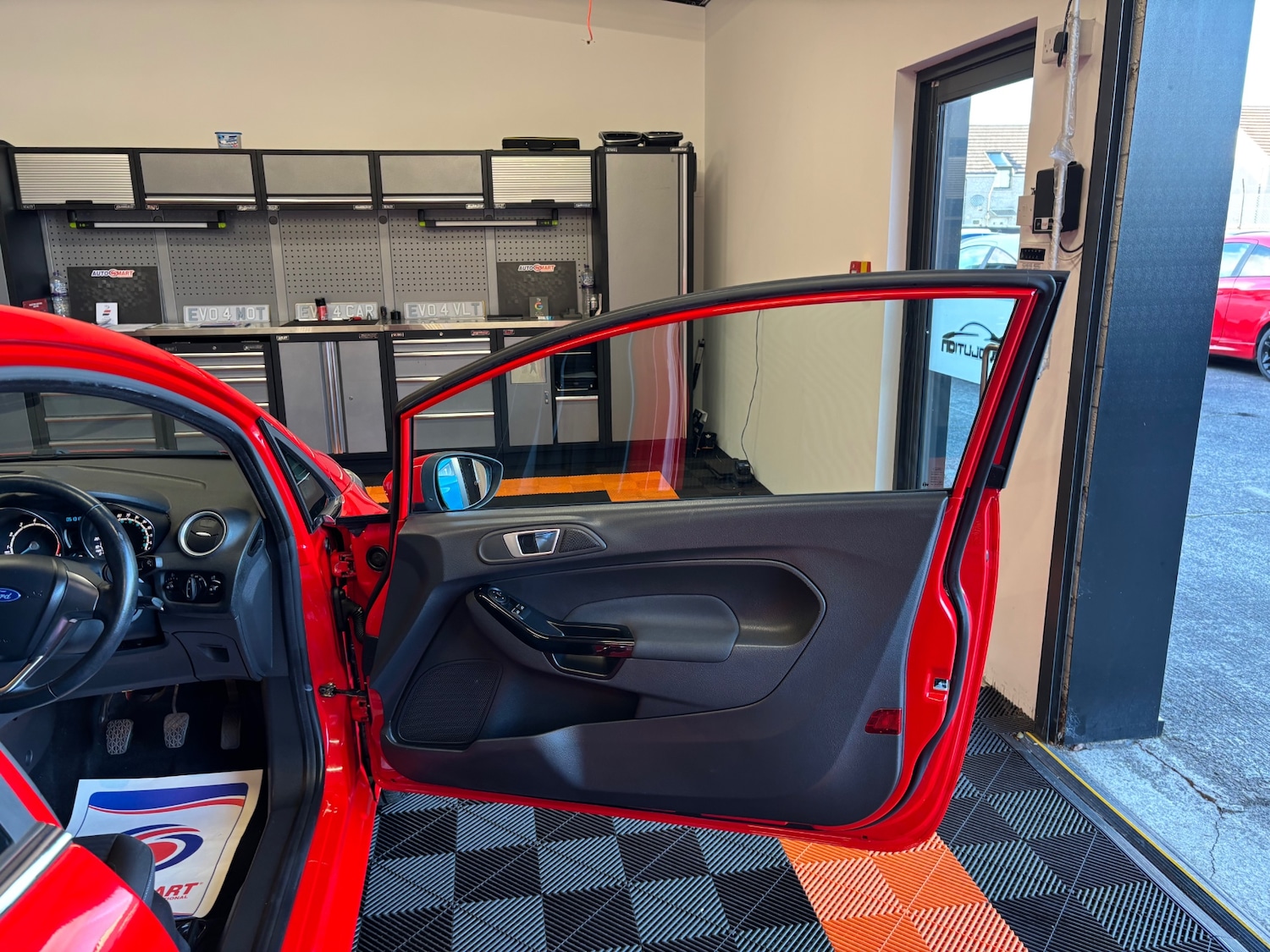 Used Ford Fiesta 2015 for sale - 75947226: Photo 38