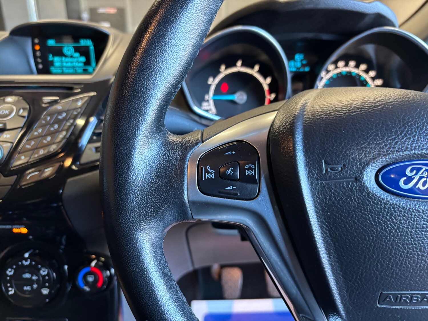 Used Ford Fiesta 2015 for sale - 75947226: Photo 54