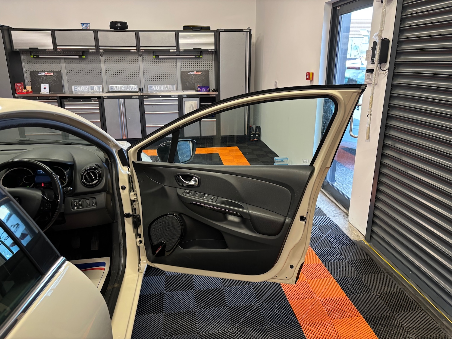 Vehicle 28