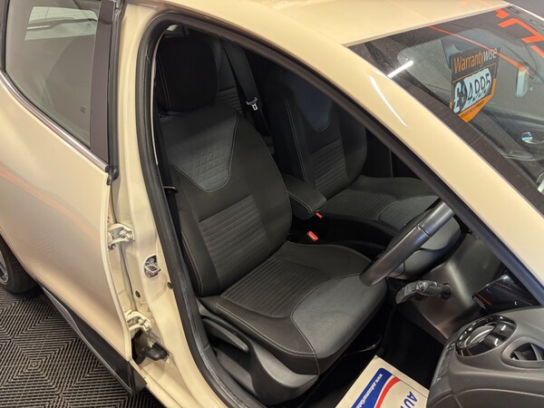 Used Renault Clio 2015 for sale - 74762622: Photo 29