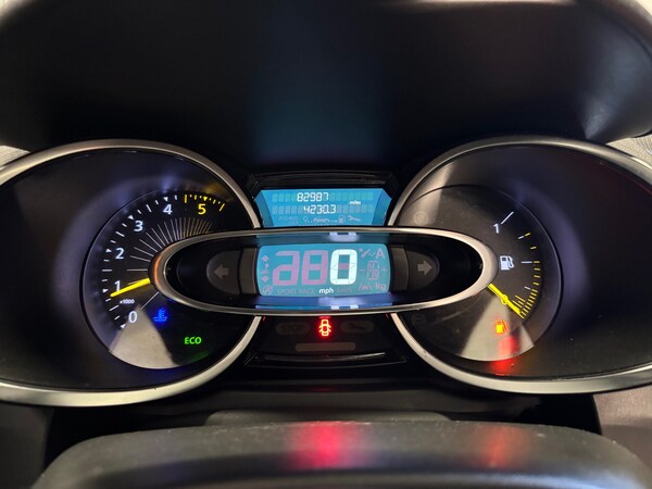 Used Renault Clio 2015 for sale - 74762622: Photo 31
