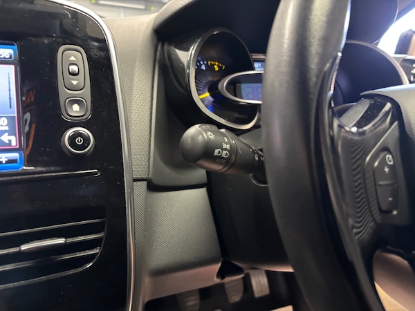 Used Renault Clio 2015 for sale - 74762622: Photo 35