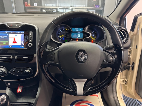 Used Renault Clio 2015 for sale - 74762622: Photo 37