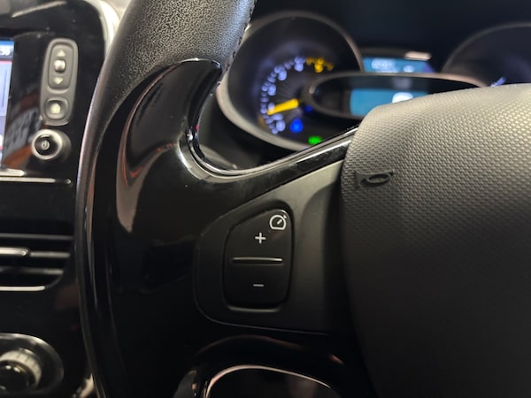 Used Renault Clio 2015 for sale - 74762622: Photo 38