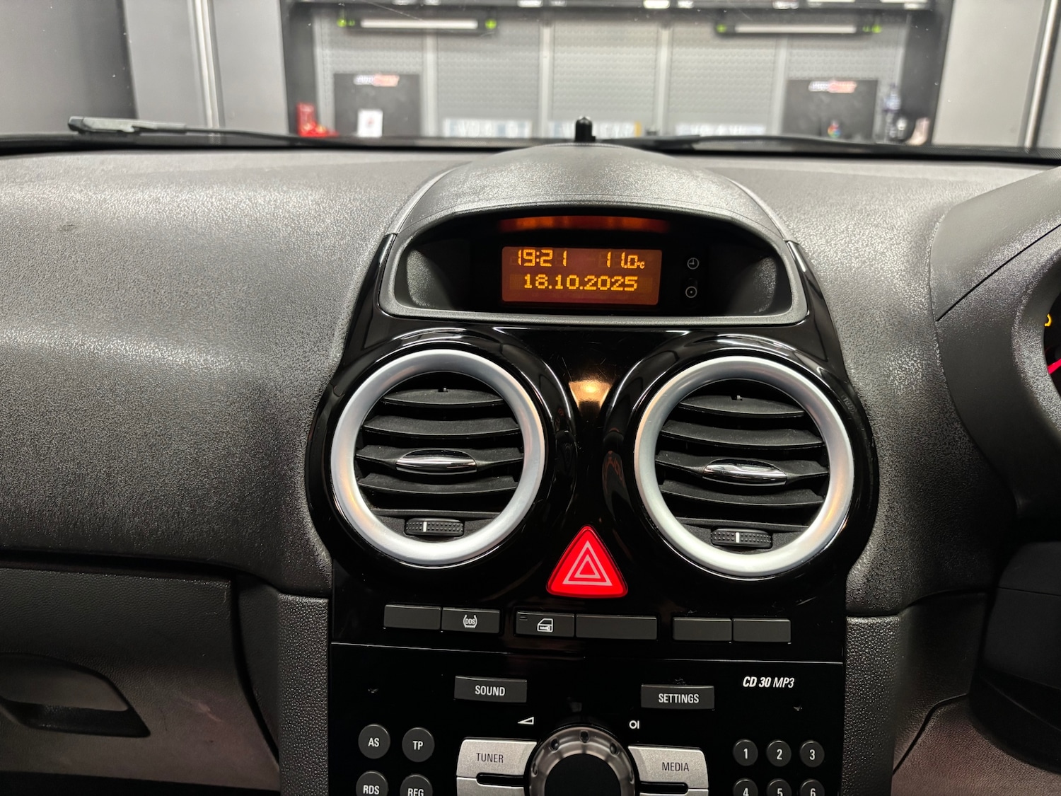 Used Vauxhall Corsa 2015 for sale - 76319038: Photo 51