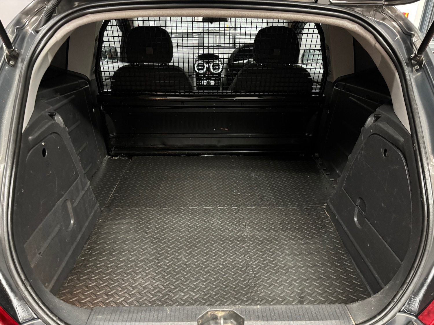 Used Vauxhall Corsa 2015 for sale - 76319038: Photo 71