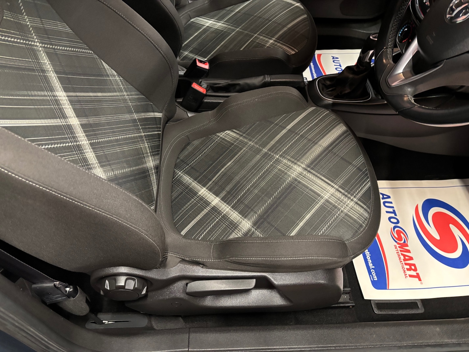 Used Vauxhall Corsa 2015 for sale - 77495736: Photo 44