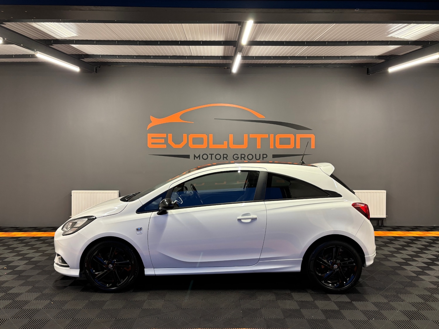 Used Vauxhall Corsa 2016 for sale - 77837349: Photo 2