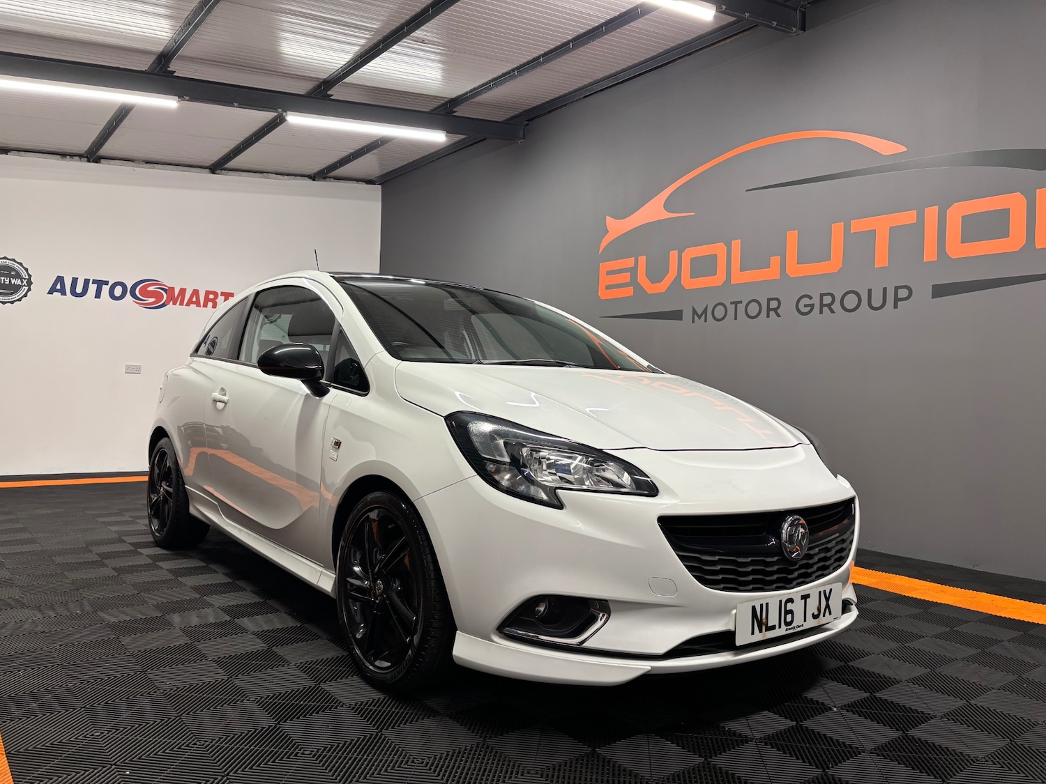 Used Vauxhall Corsa 2016 for sale - 77837349: Photo 4