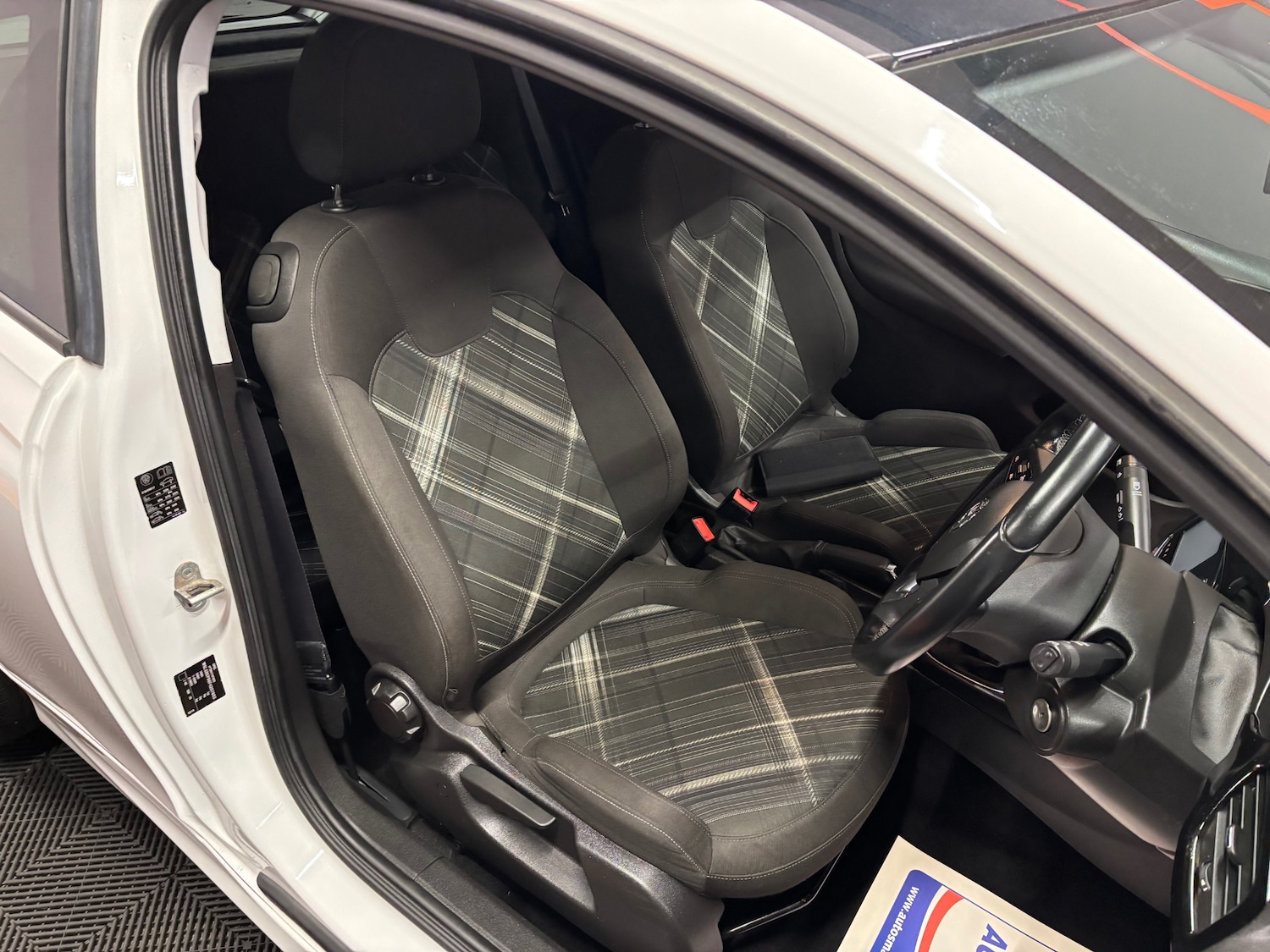 Used Vauxhall Corsa 2016 for sale - 77837349: Photo 47