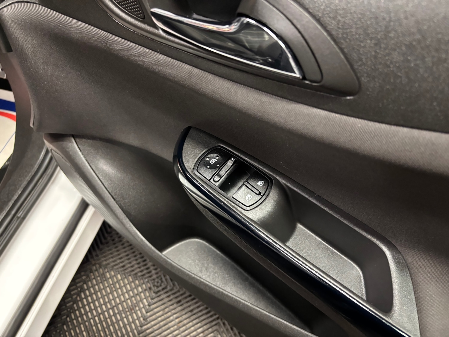 Used Vauxhall Corsa 2016 for sale - 77837349: Photo 50