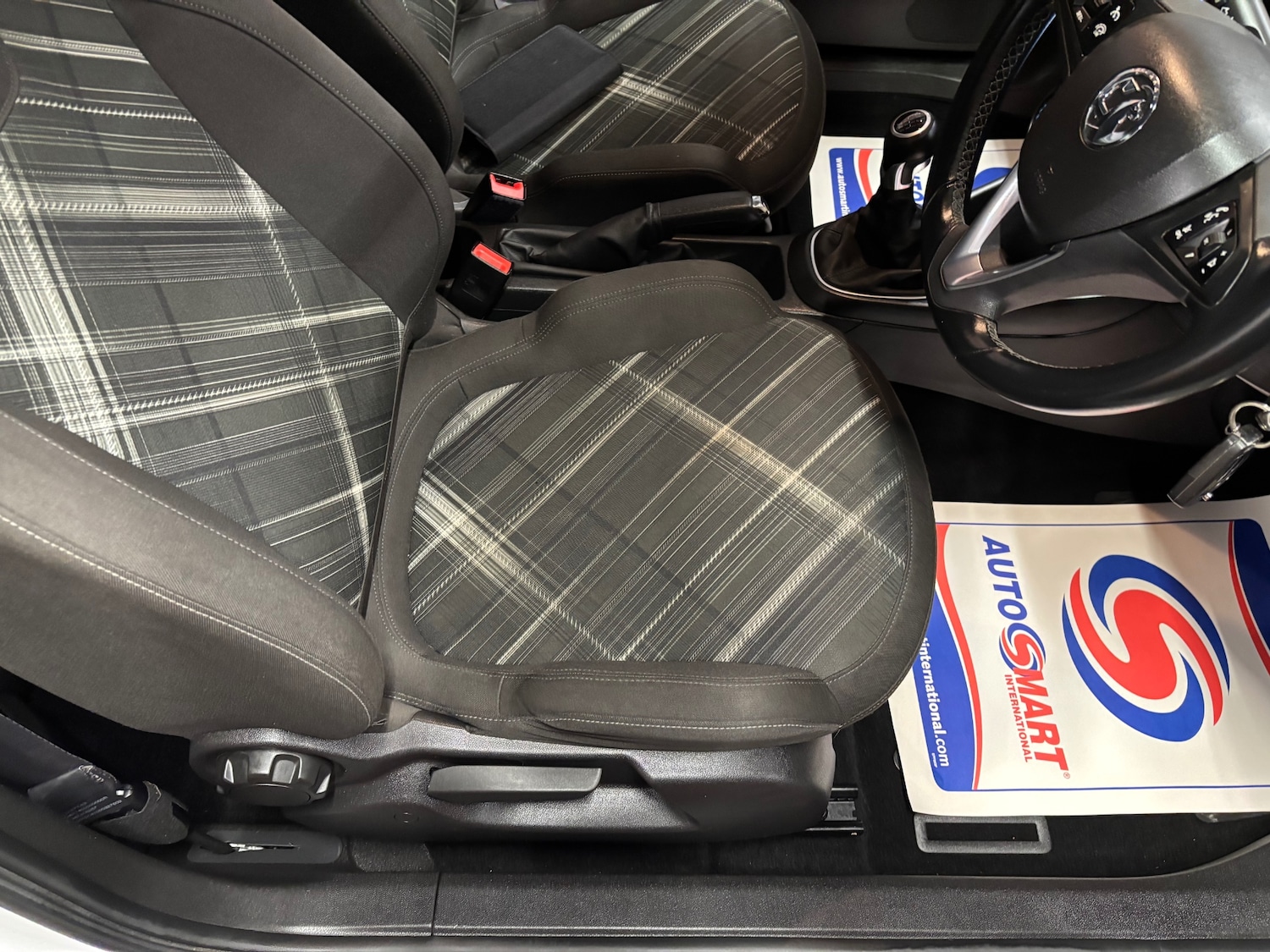 Used Vauxhall Corsa 2016 for sale - 77837349: Photo 63