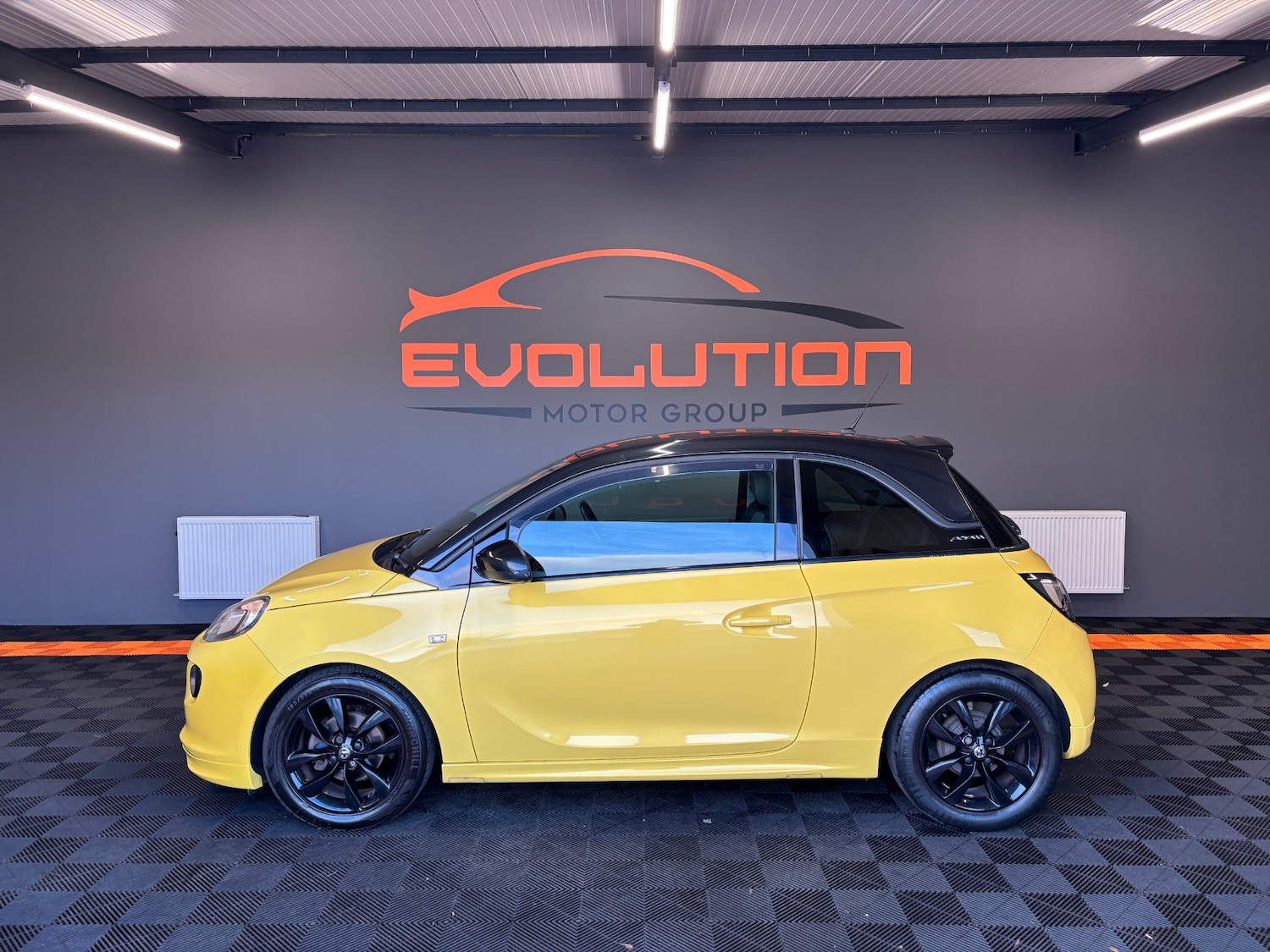 Used Vauxhall ADAM 2014 for sale - 75946551: Photo 2