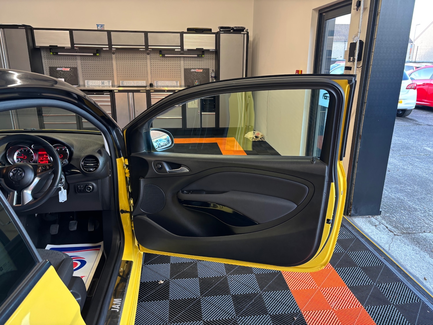 Used Vauxhall ADAM 2014 for sale - 75946551: Photo 33