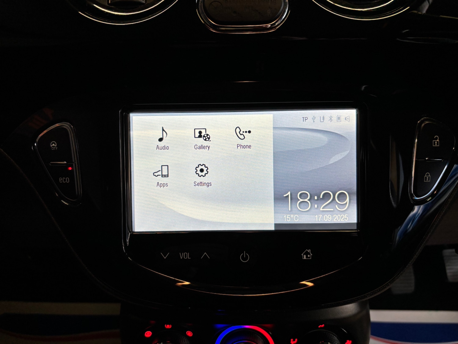 Used Vauxhall ADAM 2014 for sale - 75946551: Photo 44