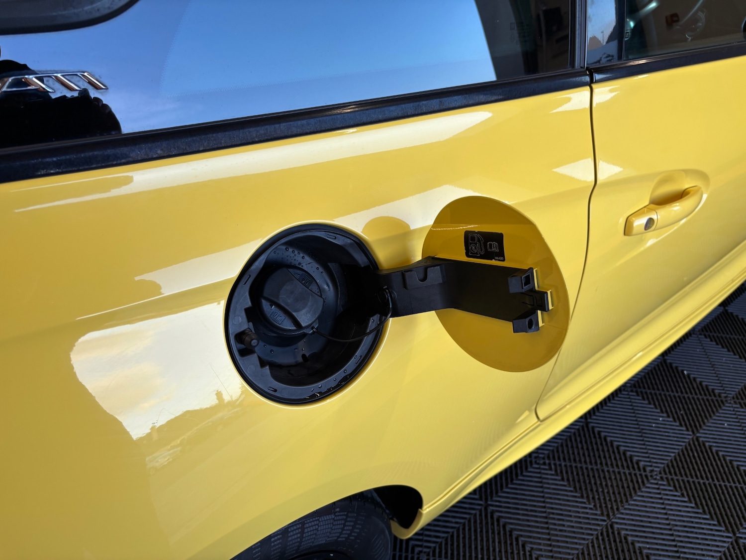 Used Vauxhall ADAM 2014 for sale - 75946551: Photo 8