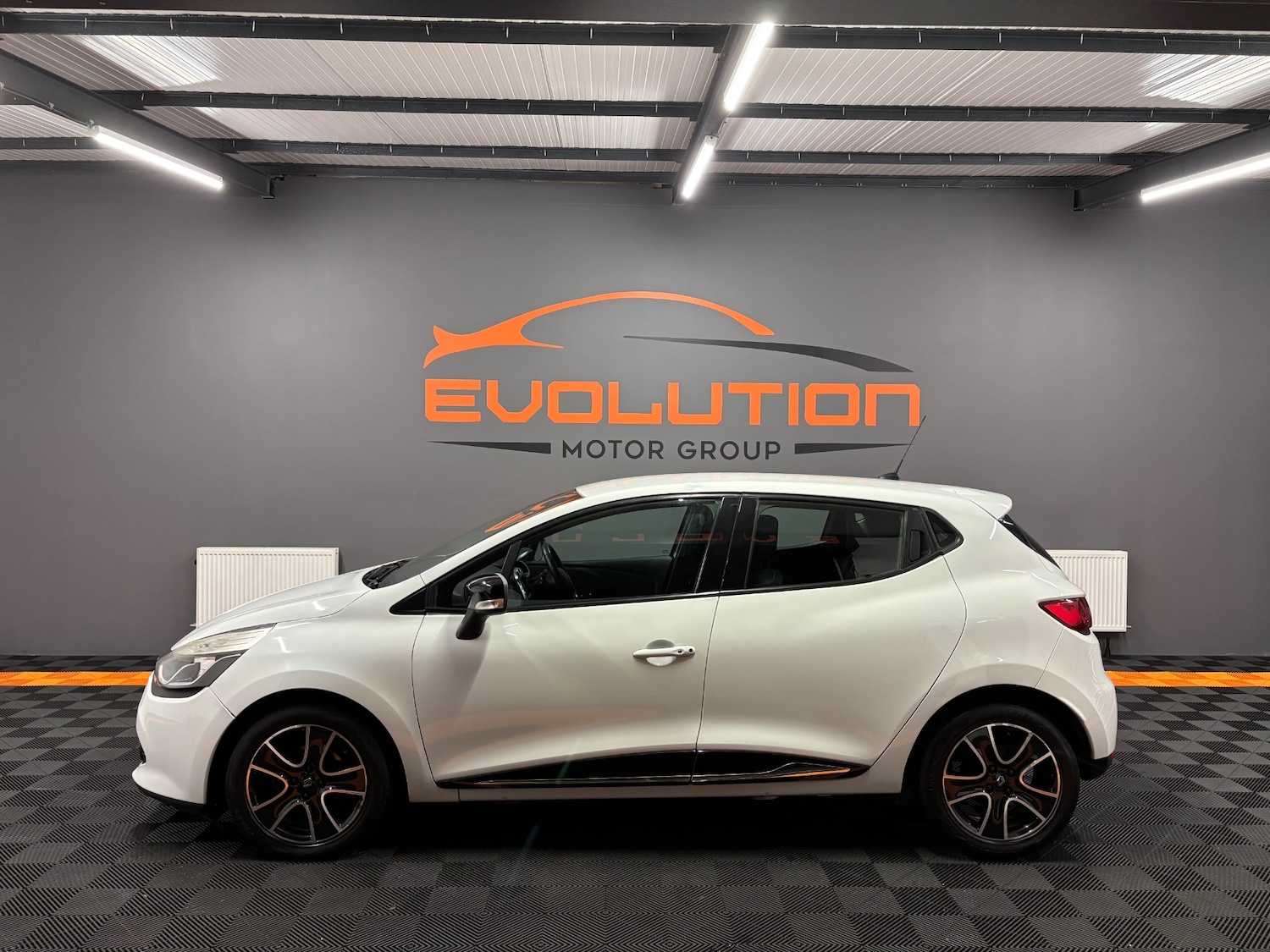 Used Renault Clio 2013 for sale - 77482650: Photo 2