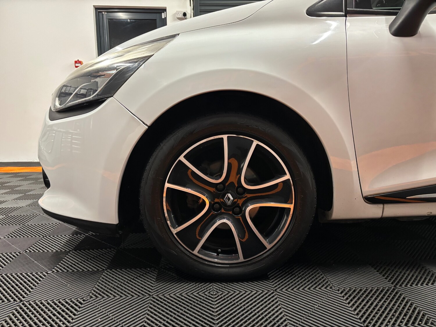 Used Renault Clio 2013 for sale - 77482650: Photo 34