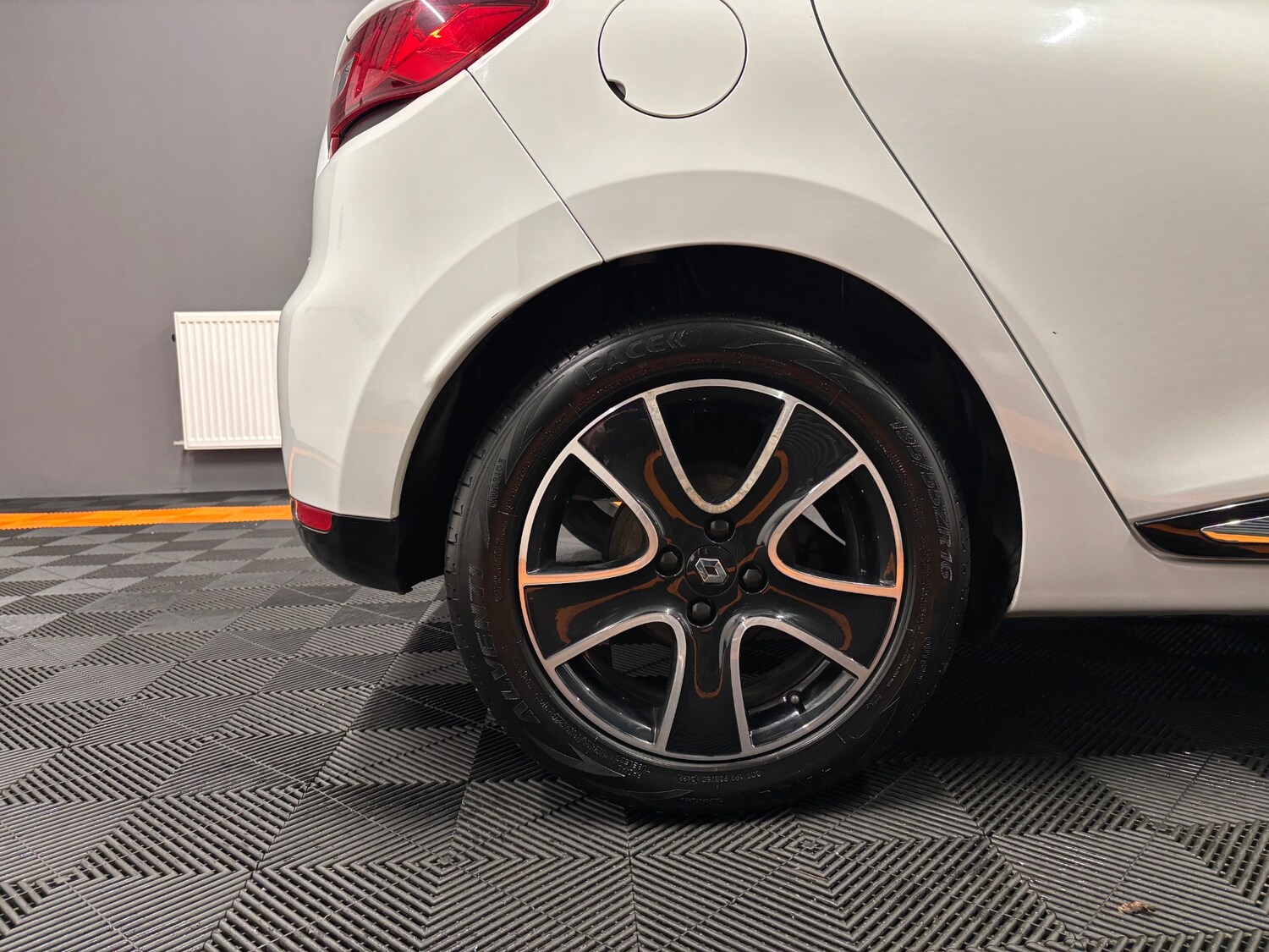 Used Renault Clio 2013 for sale - 77482650: Photo 37