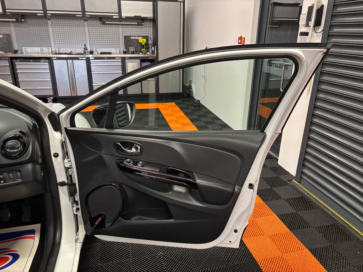 Used Renault Clio 2013 for sale - 77482650: Photo 38