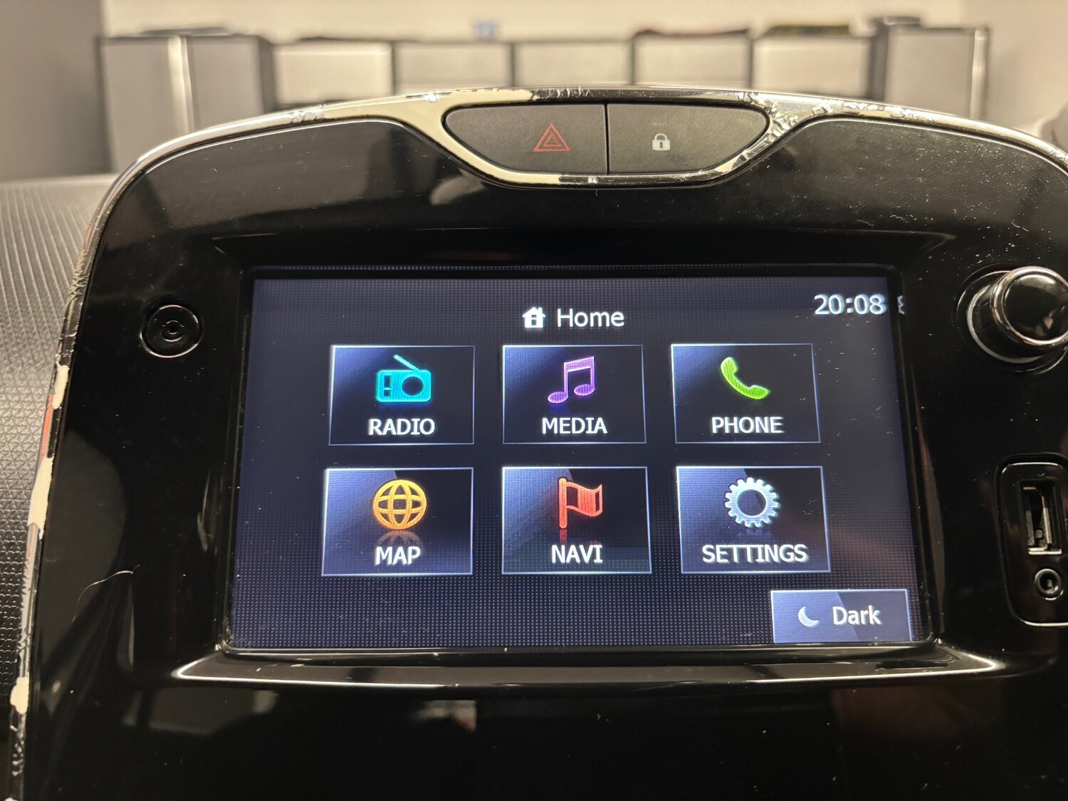 Used Renault Clio 2013 for sale - 77482650: Photo 41