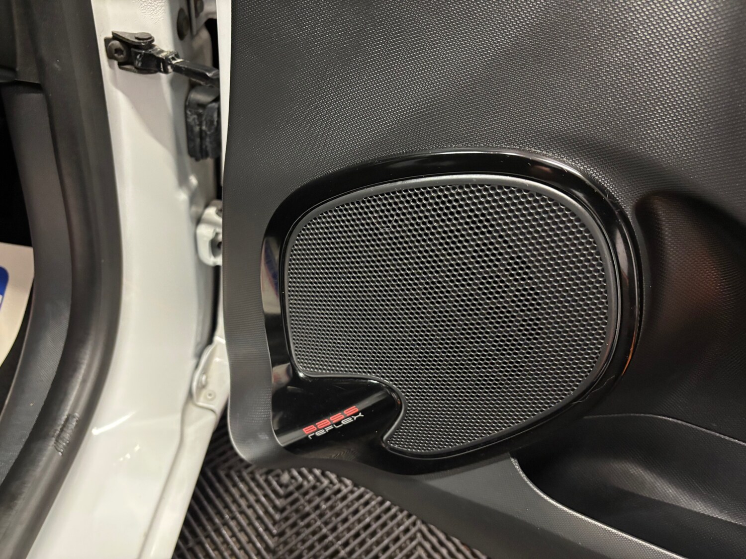 Used Renault Clio 2013 for sale - 77482650: Photo 50