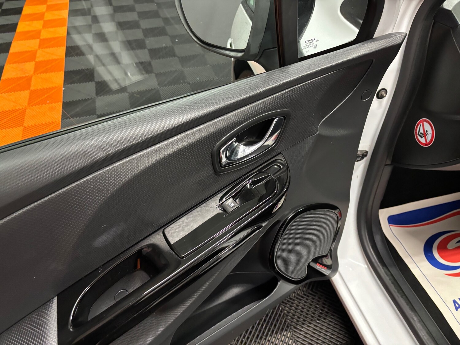 Used Renault Clio 2013 for sale - 77482650: Photo 53