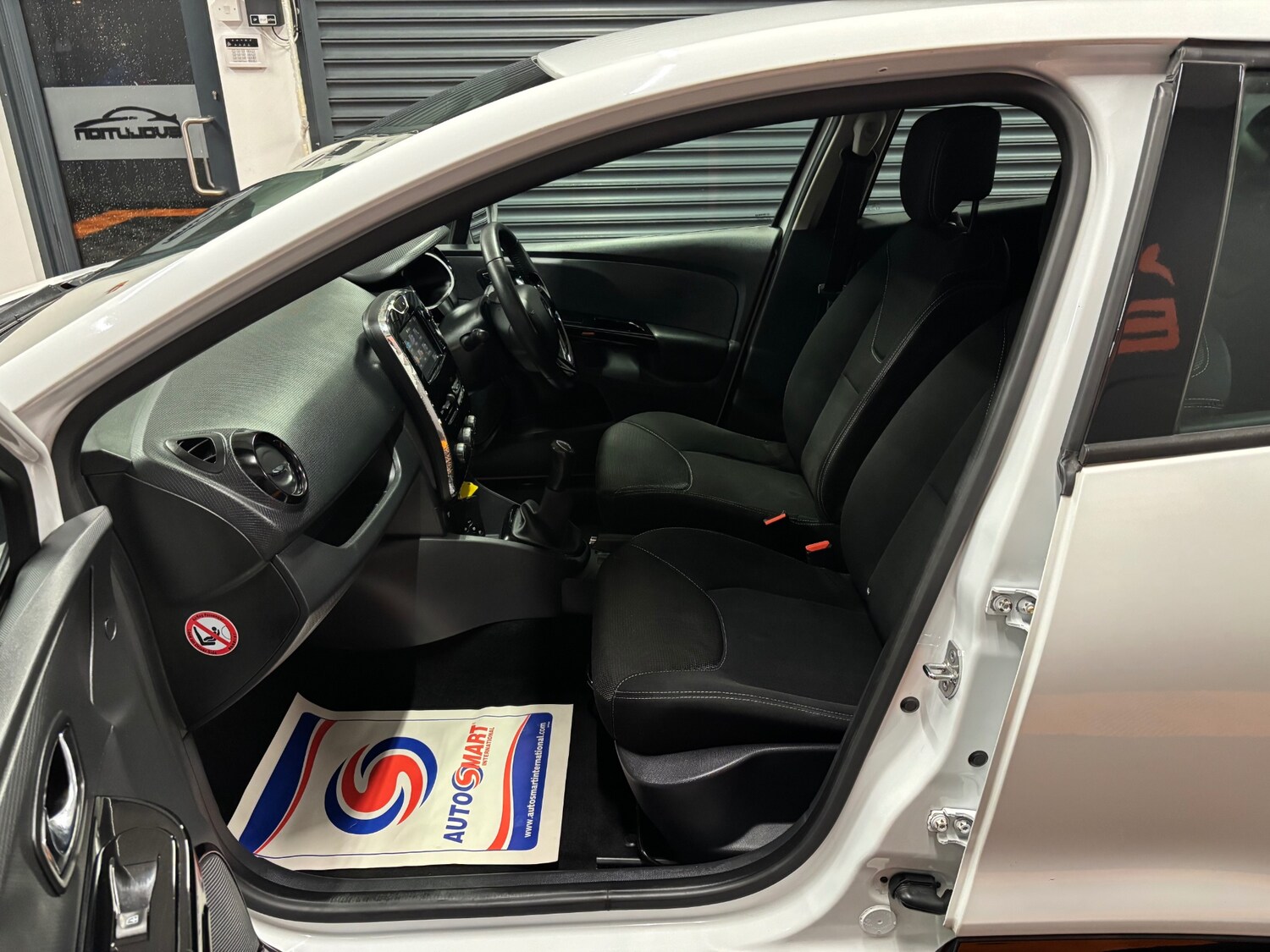 Used Renault Clio 2013 for sale - 77482650: Photo 55