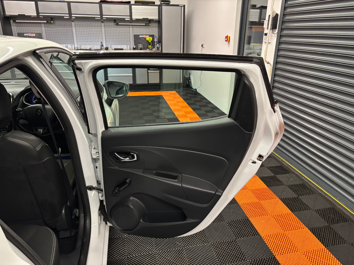 Used Renault Clio 2013 for sale - 77482650: Photo 60