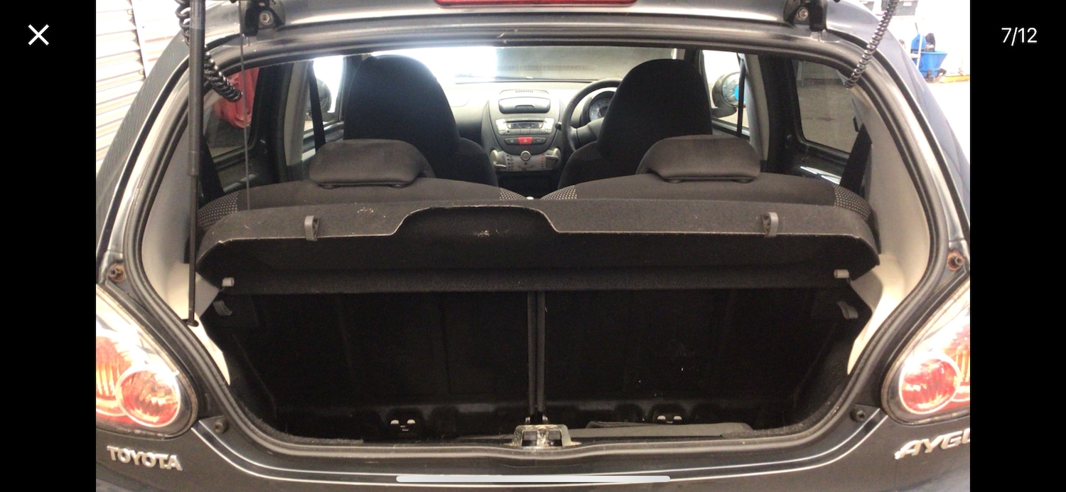 Used Toyota AYGO 2011 for sale - 76120433: Photo 9