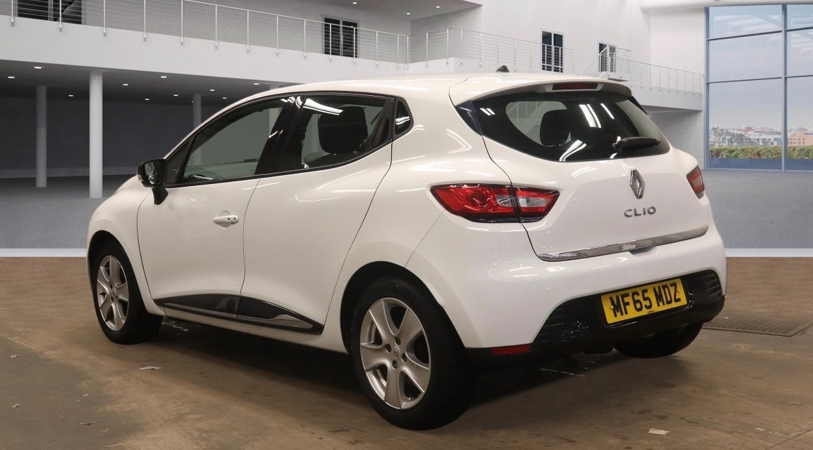 Used Renault Clio 2015 for sale - 77823514: Photo 2
