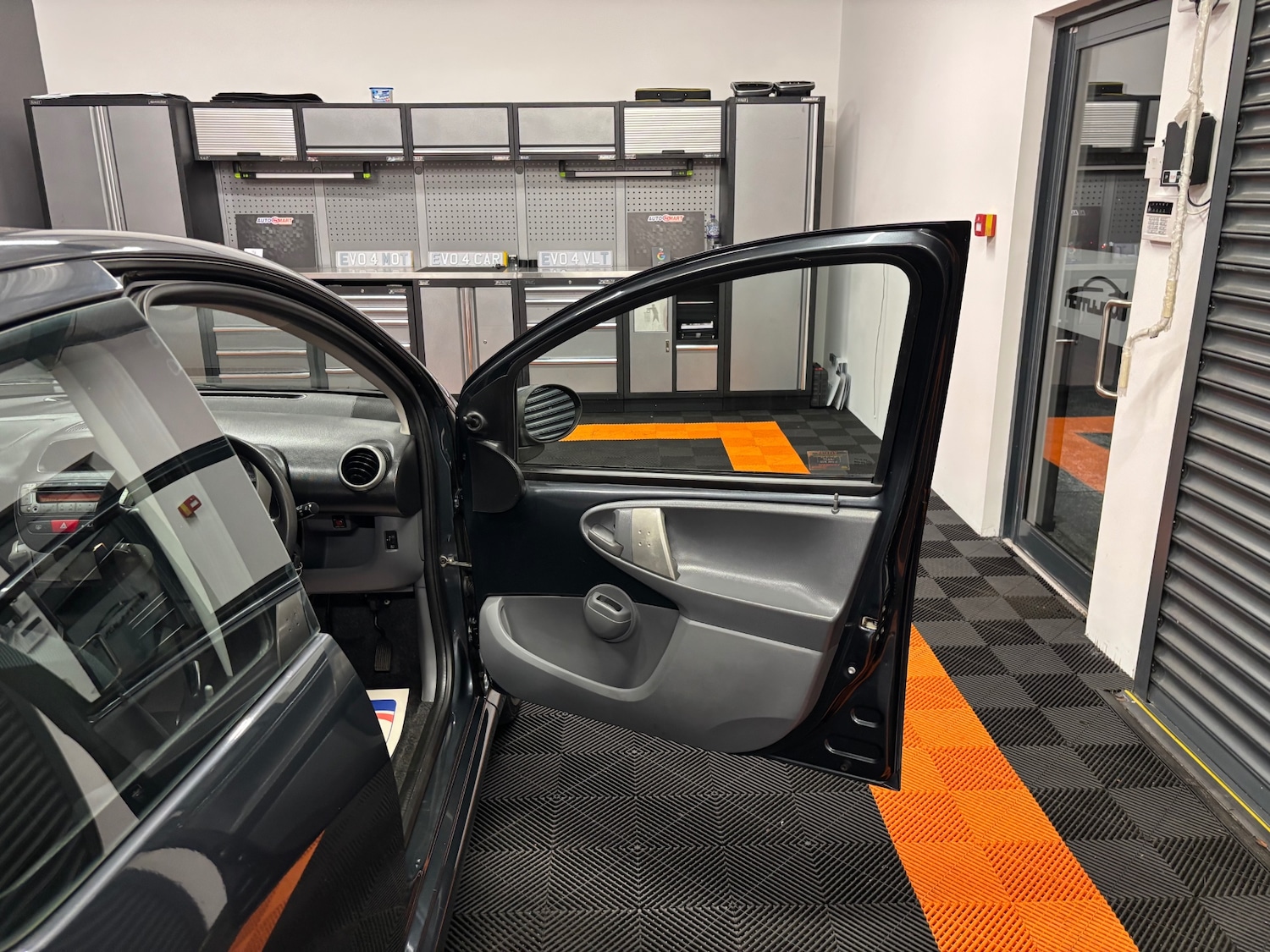 Used Toyota AYGO 2006 for sale - 76273418: Photo 37