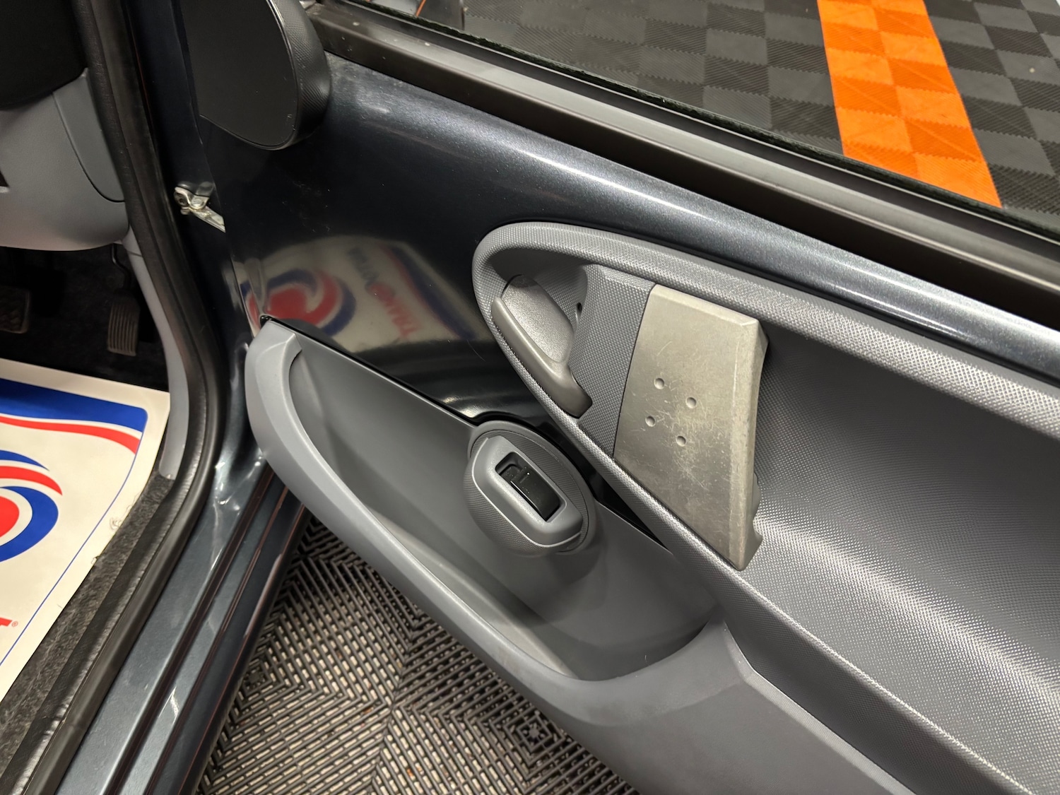 Used Toyota AYGO 2006 for sale - 76273418: Photo 38