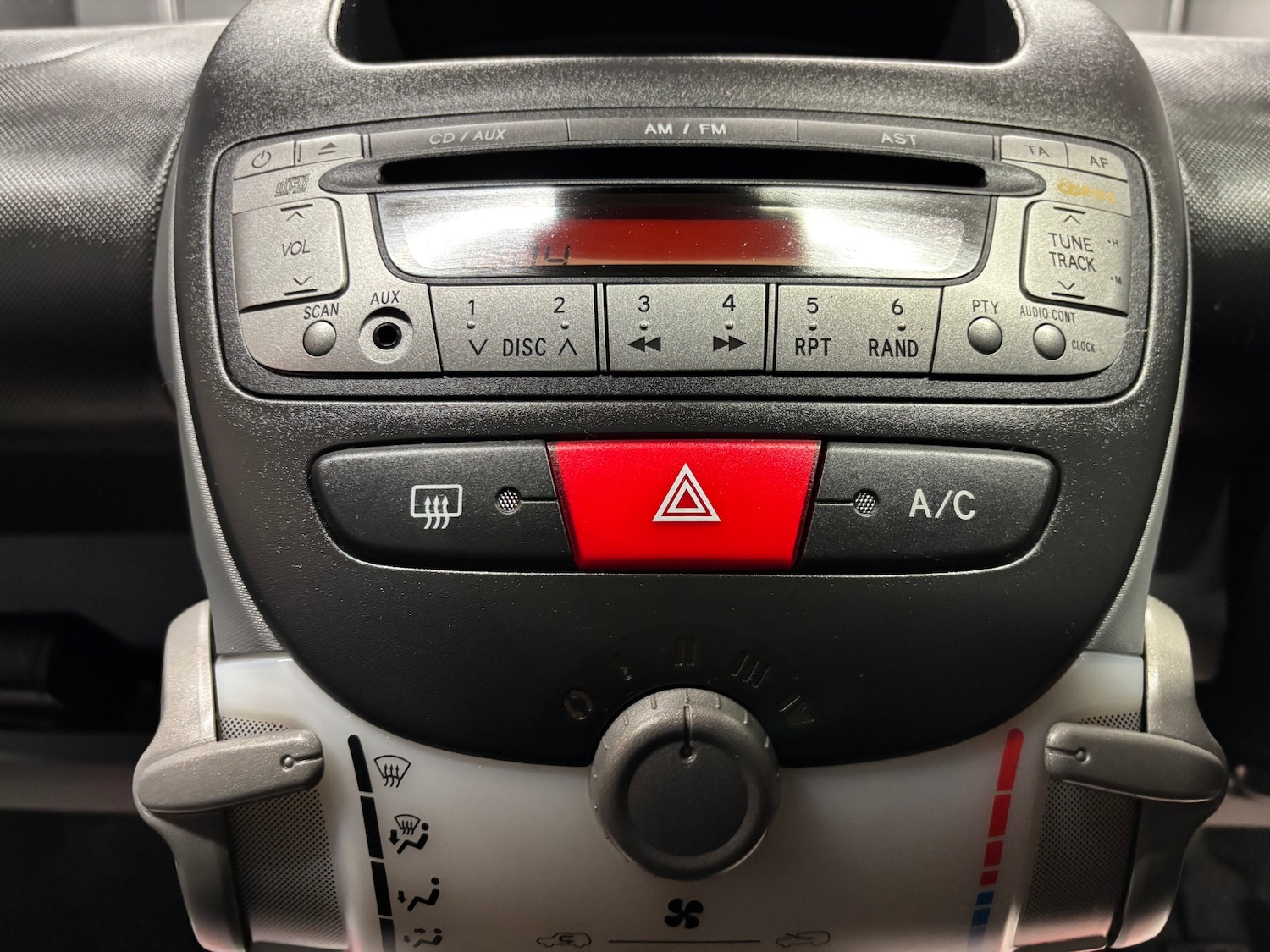 Used Toyota AYGO 2006 for sale - 76273418: Photo 46