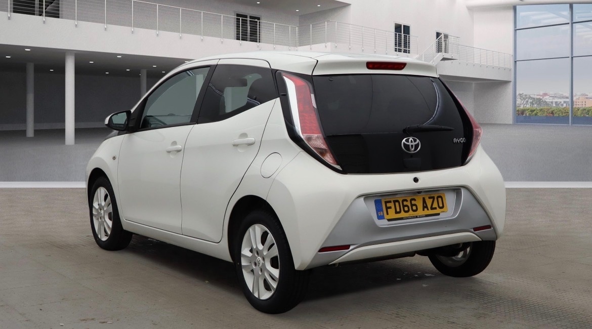 Used Toyota AYGO 2016 for sale - 77168746: Photo 2
