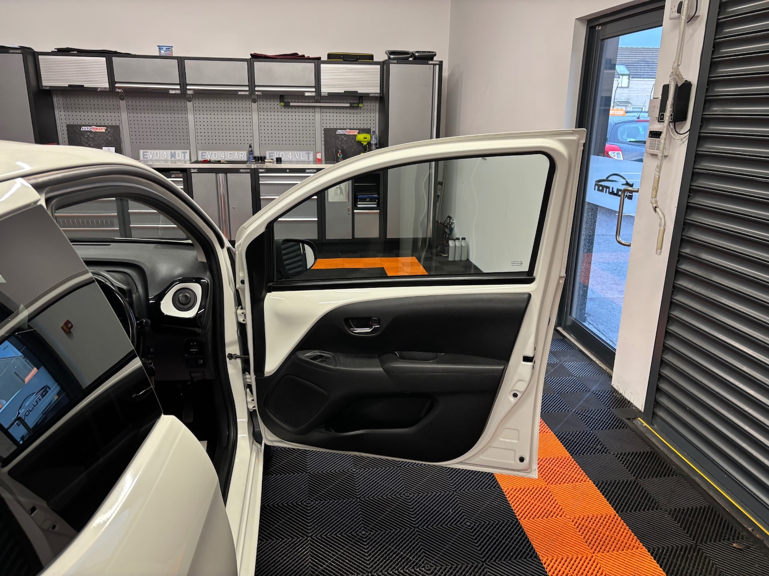 Used Toyota AYGO 2016 for sale - 77168746: Photo 42