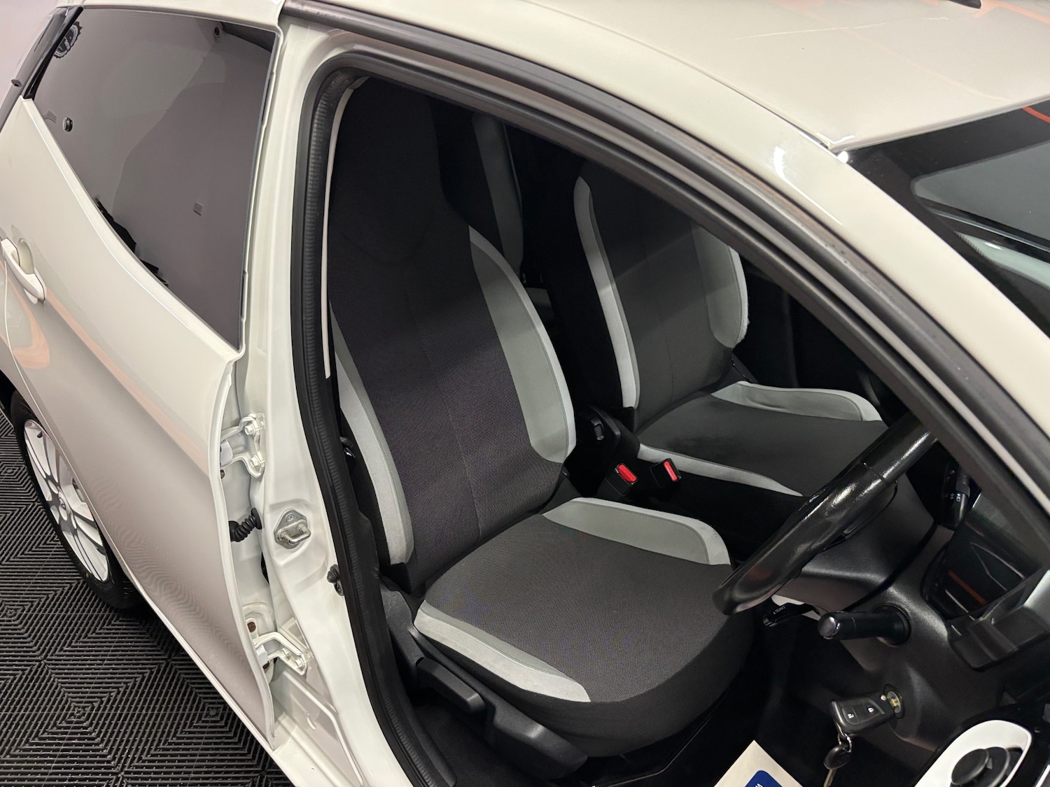 Used Toyota AYGO 2016 for sale - 77168746: Photo 45