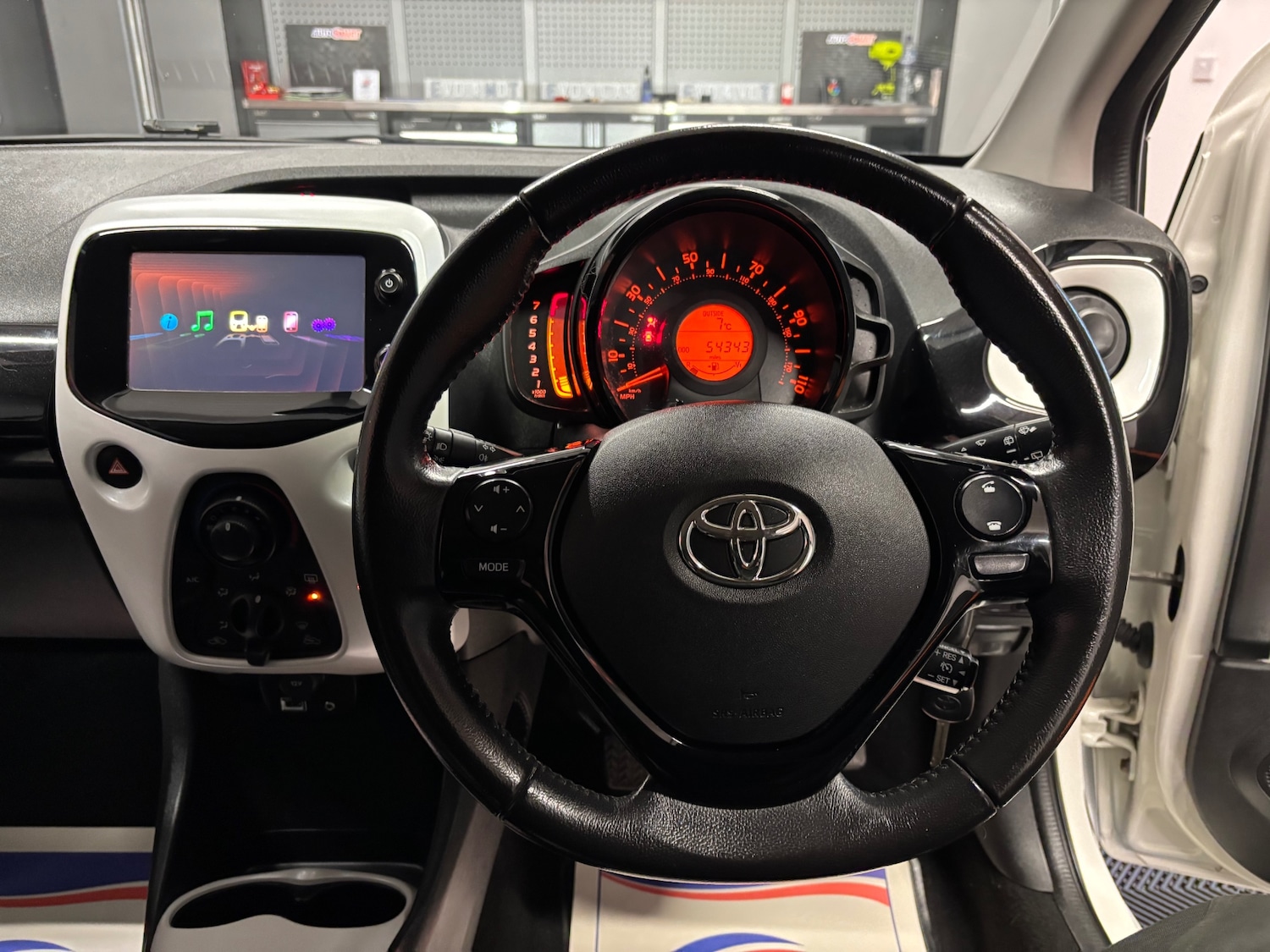 Used Toyota AYGO 2016 for sale - 77168746: Photo 49