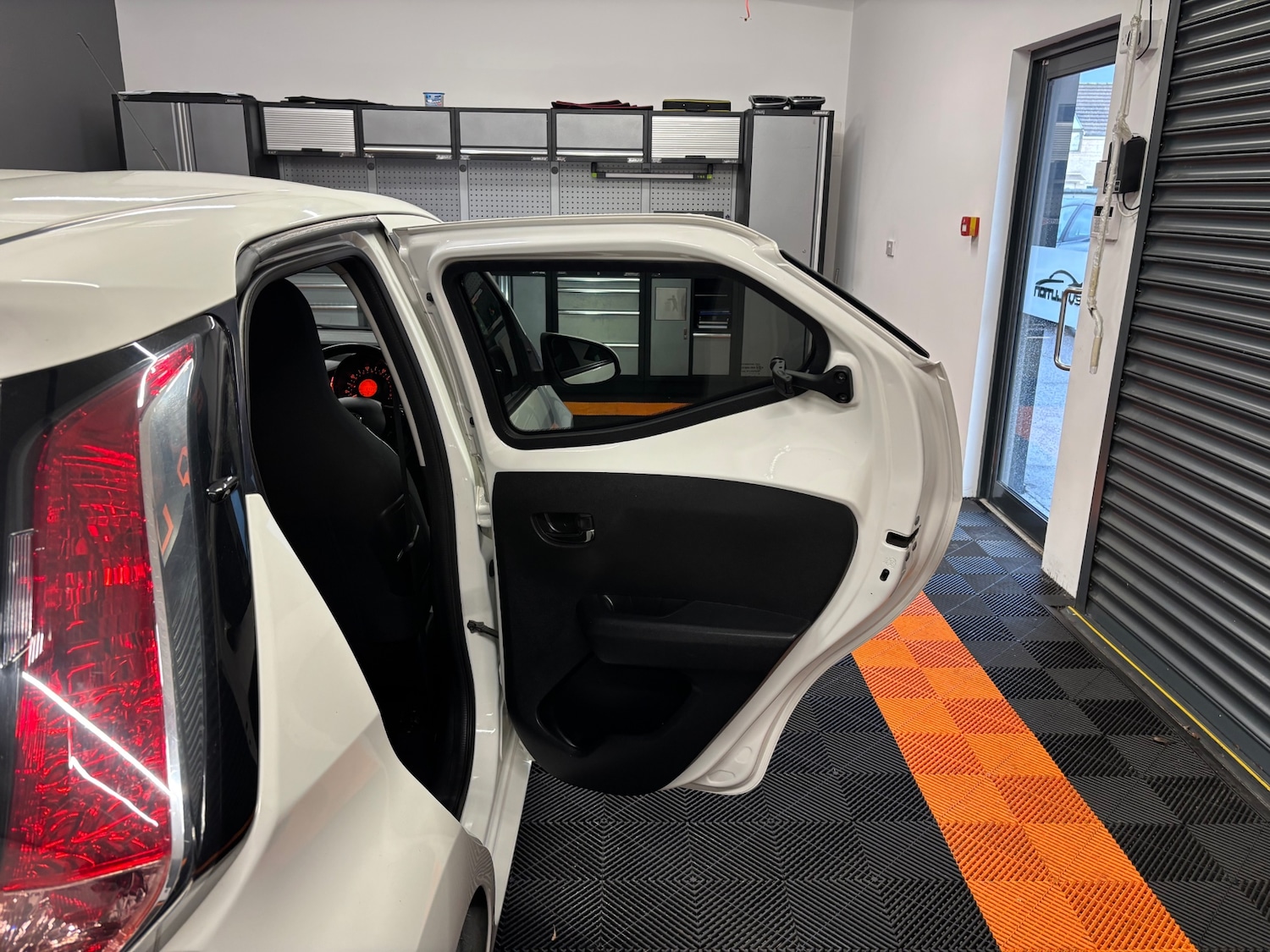 Used Toyota AYGO 2016 for sale - 77168746: Photo 51